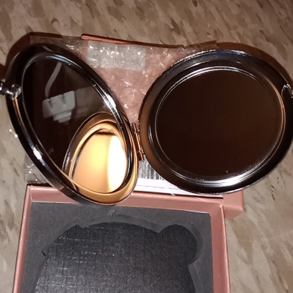 Mirror 🪞💄❤️ - Picture 8 of 9